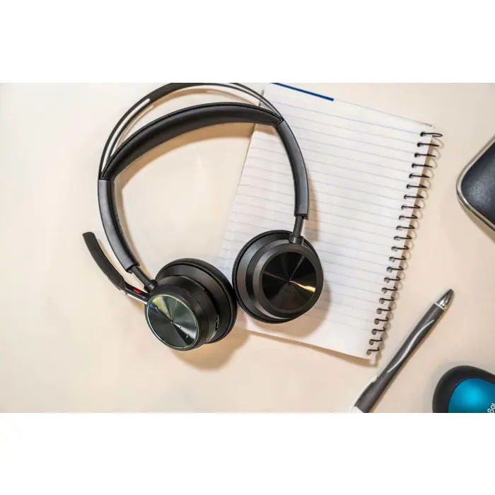 POLY Voyager Focus 2 USB-C-C Headset +USB-C/A Adapter +Charging Stand