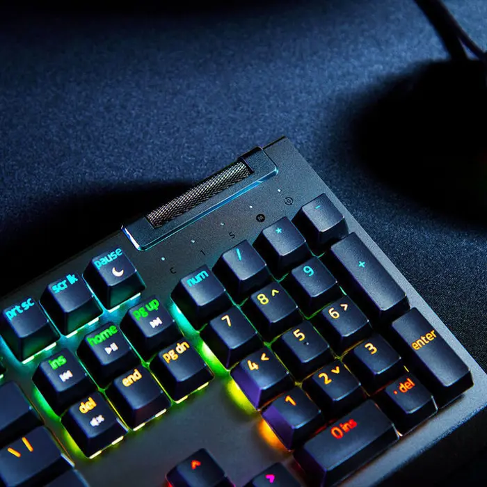 Razer BlackWidow V4 X Gaming -Tastatur, Full Size, RGB - Green Switches, ISO (DE)-RZ03-04700400-R3G1