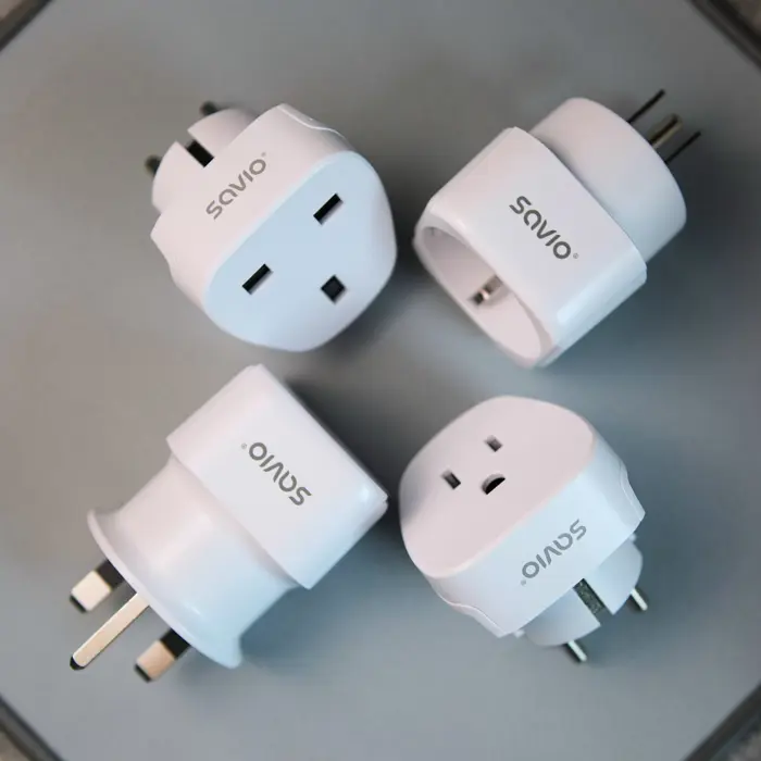 Savio AP-01 power adapter/inverter Indoor White