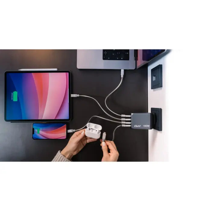 Verbatim GNC-100 GaN Charger 100W 3xUSB-C/1xUSB-A