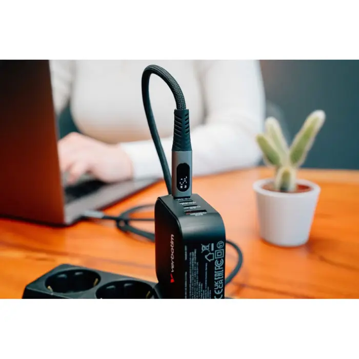 Verbatim Sync & Charge kabel USB C na USB C 100W zaslon 120 cm