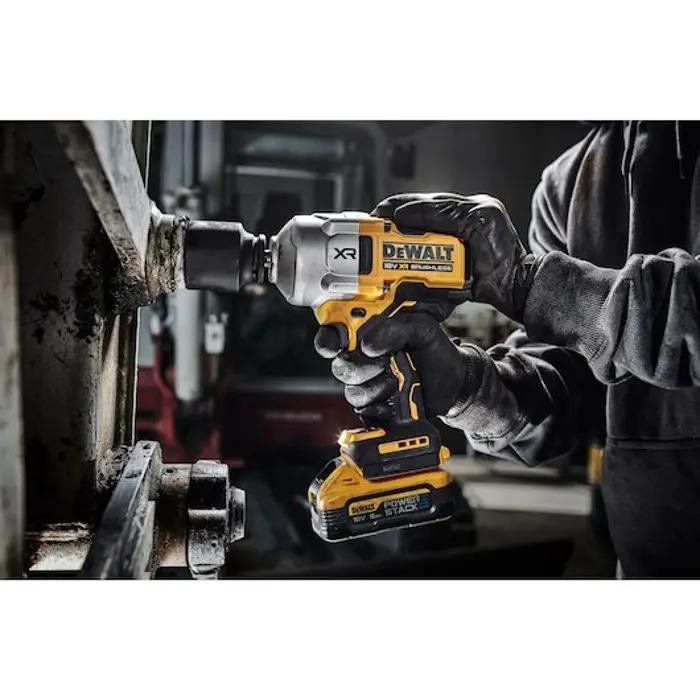 wrench stroke. 2x5Ah PS TSTAK 18V XR