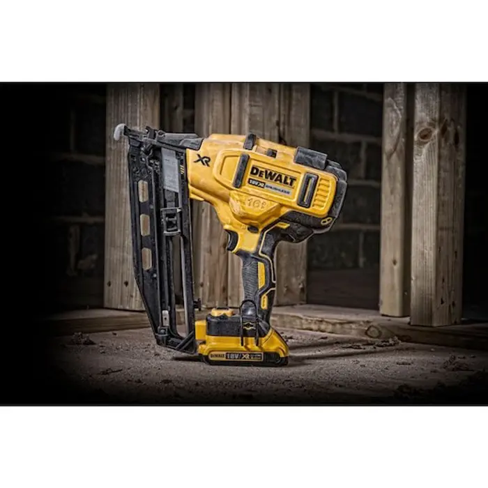 XR 18V 2AH Whistle Nailer 32-63mm